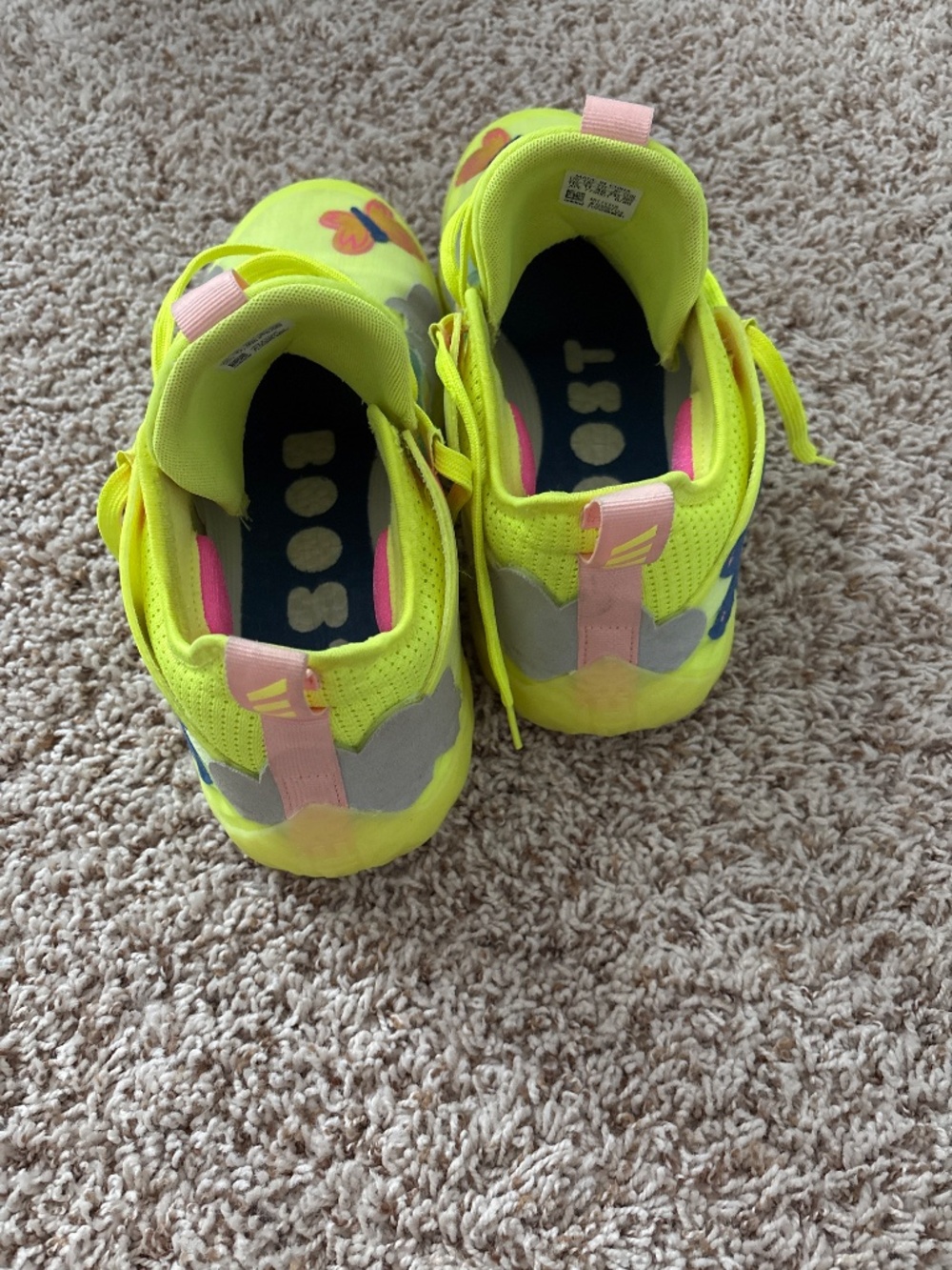 Sneakers - Picture 3 of 4